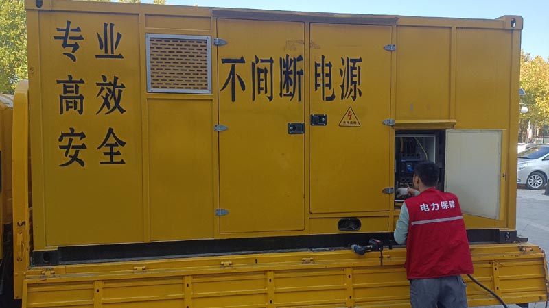 肥东柴油发电机组和UPS电源配合使用时，如何避免切换过程中的电力中断？